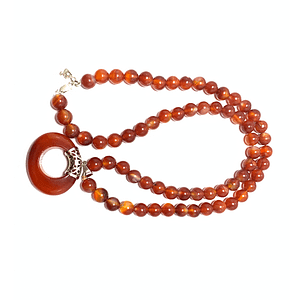 Agate Pendant in Agate Necklace String